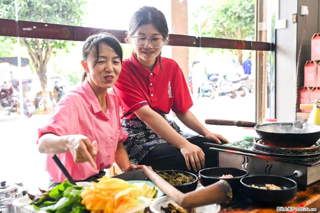 全网追的“扁担女孩”，找了一份暑假工，时薪12元 - 汉中生活资讯 - 汉中28生活网 hanzhong.28life.com